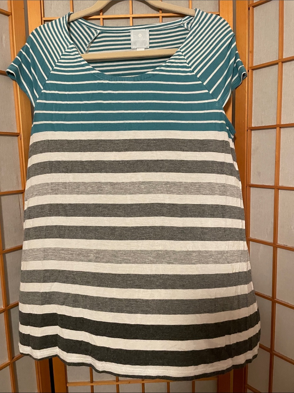 Sunday Women’s Size L Striped Teal White & Gray Casual Short Sleeve Top